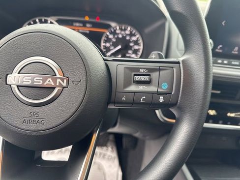 Used 2023 Nissan Rogue SV AWD/4WD image 13