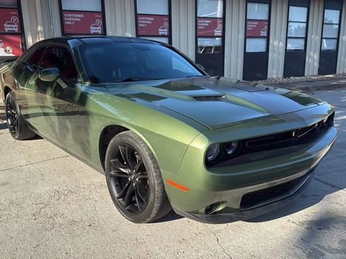 Used 2018 Dodge Challenger SXT w/ Blacktop Package RWD image 3
