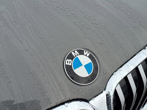 Used 2021 BMW 750i xDrive w/ Executive Package image 27