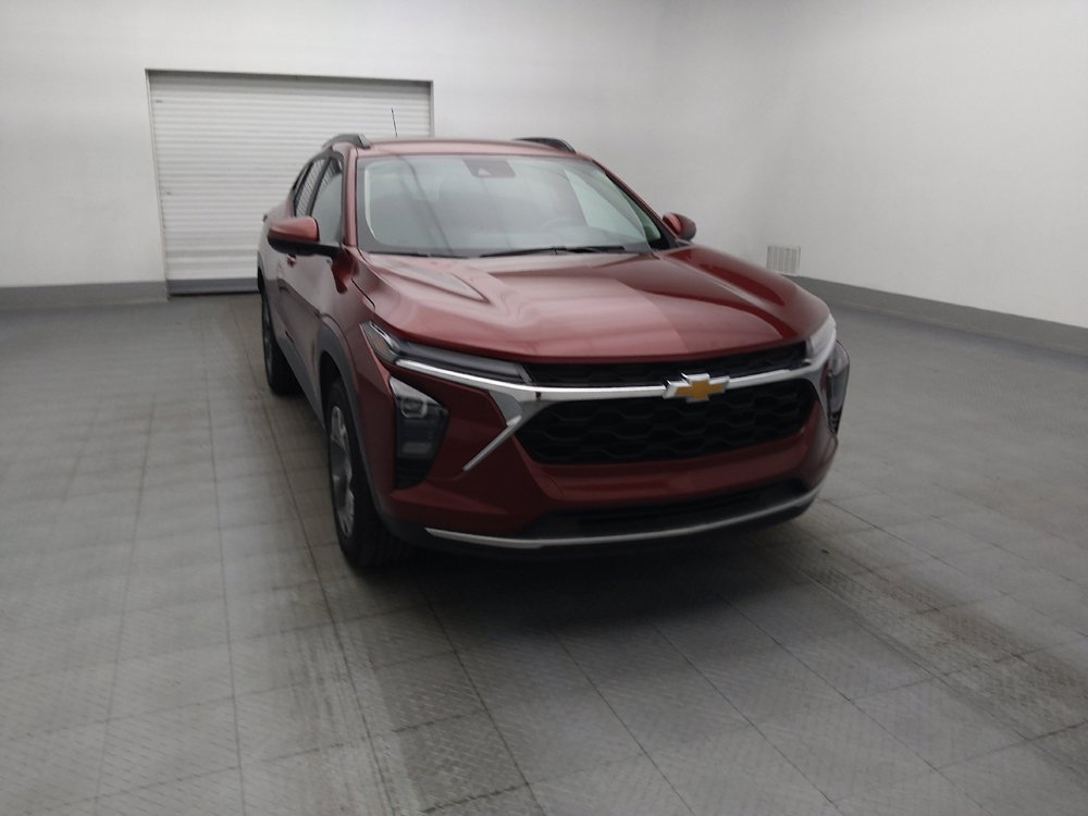 Used 2025 Chevrolet Trax LT w/ LT Convenience Package FWD image 14