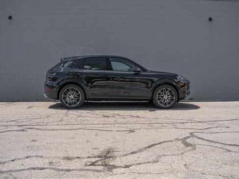 New 2026 Porsche Cayenne AWD/4WD image 8