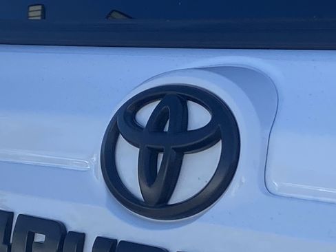 Used 2023 Toyota 4Runner SR5 Premium w/ Moonroof Package RWD image 4