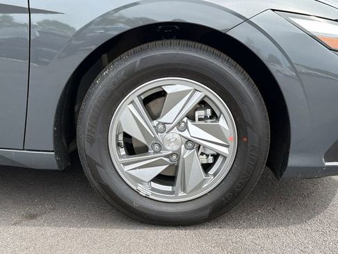 New 2026 Hyundai Elantra SE FWD image 13