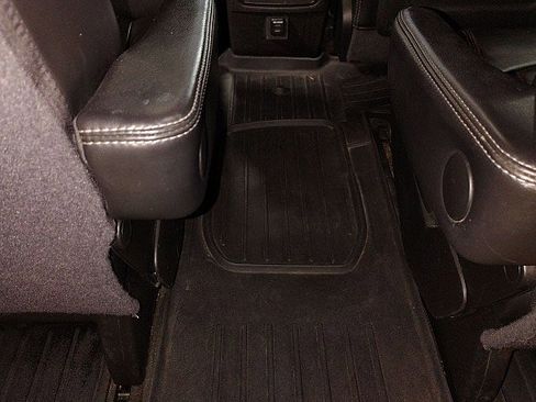 Used 2019 Ford Explorer XLT FWD image 20