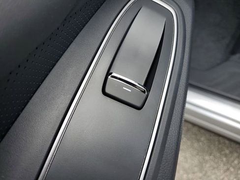 Certified 2025 Subaru Ascent Limited w/ Popular Package #1 image 16