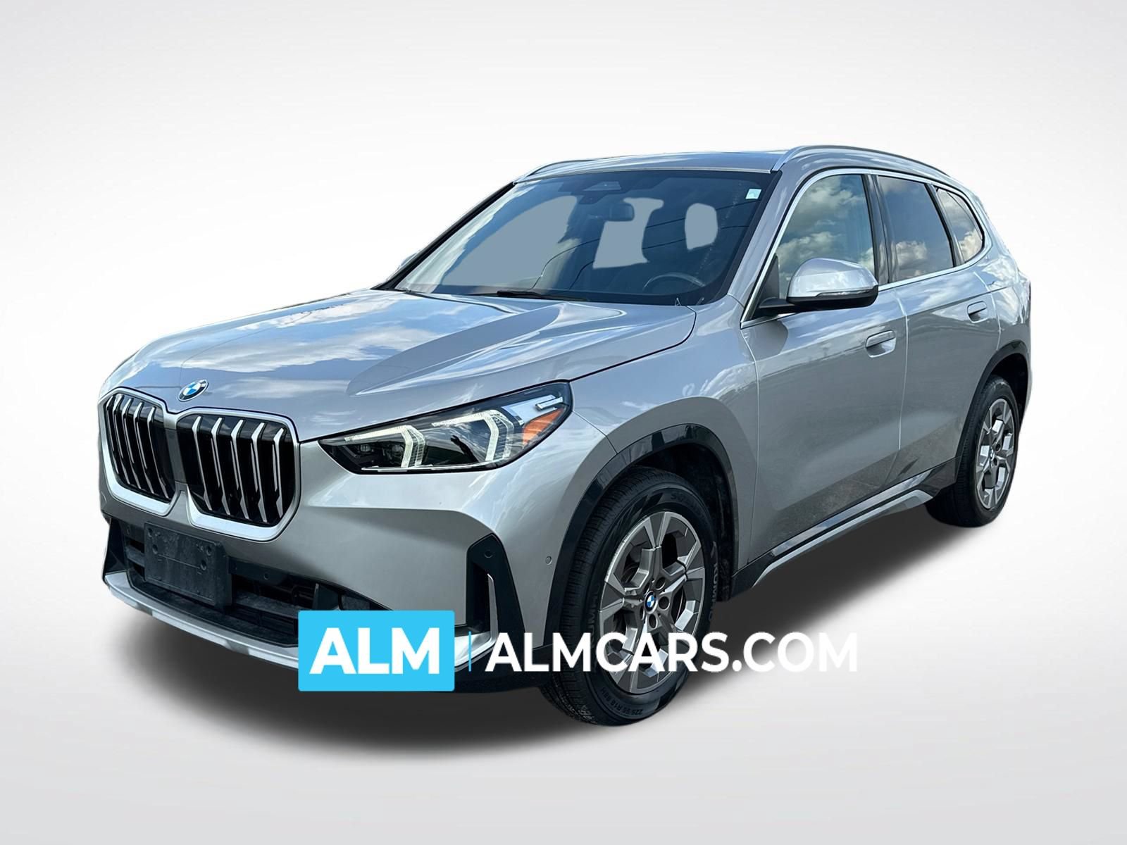 Used 2025 BMW X1 xDrive28i AWD/4WD image 1