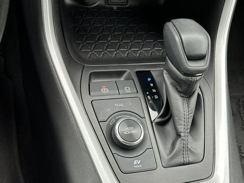 Used 2023 Toyota RAV4 AWD Hybrid image 21