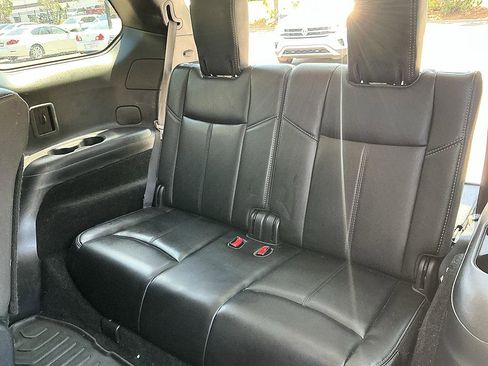 Used 2020 Nissan Pathfinder SL w/ Cargo Package AWD/4WD image 28