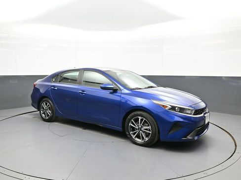 Certified 2023 Kia Forte LXS image 4