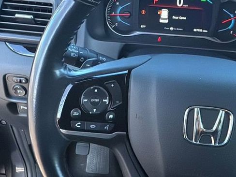 Used 2020 Honda Pilot Touring image 22