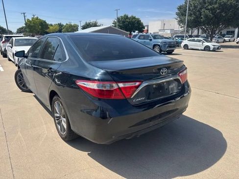 Used 2017 Toyota Camry SE FWD image 4