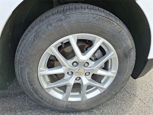 Used 2022 Chevrolet Equinox LT image 8