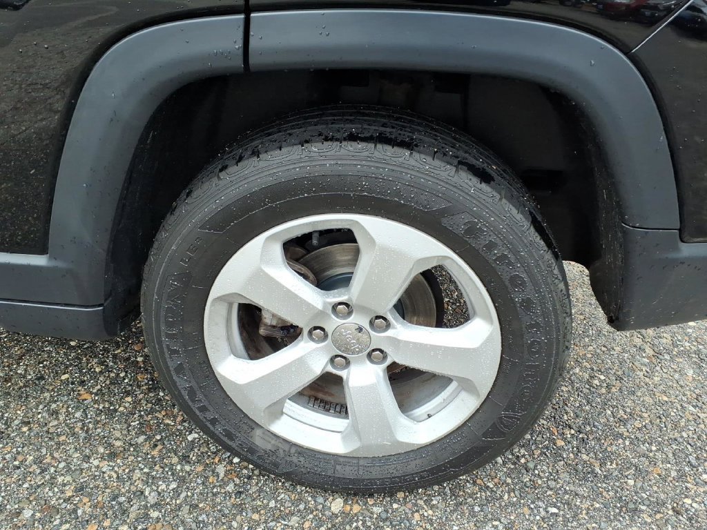 Used 2019 Jeep Compass Latitude w/ Popular Equipment Group AWD/4WD image 13