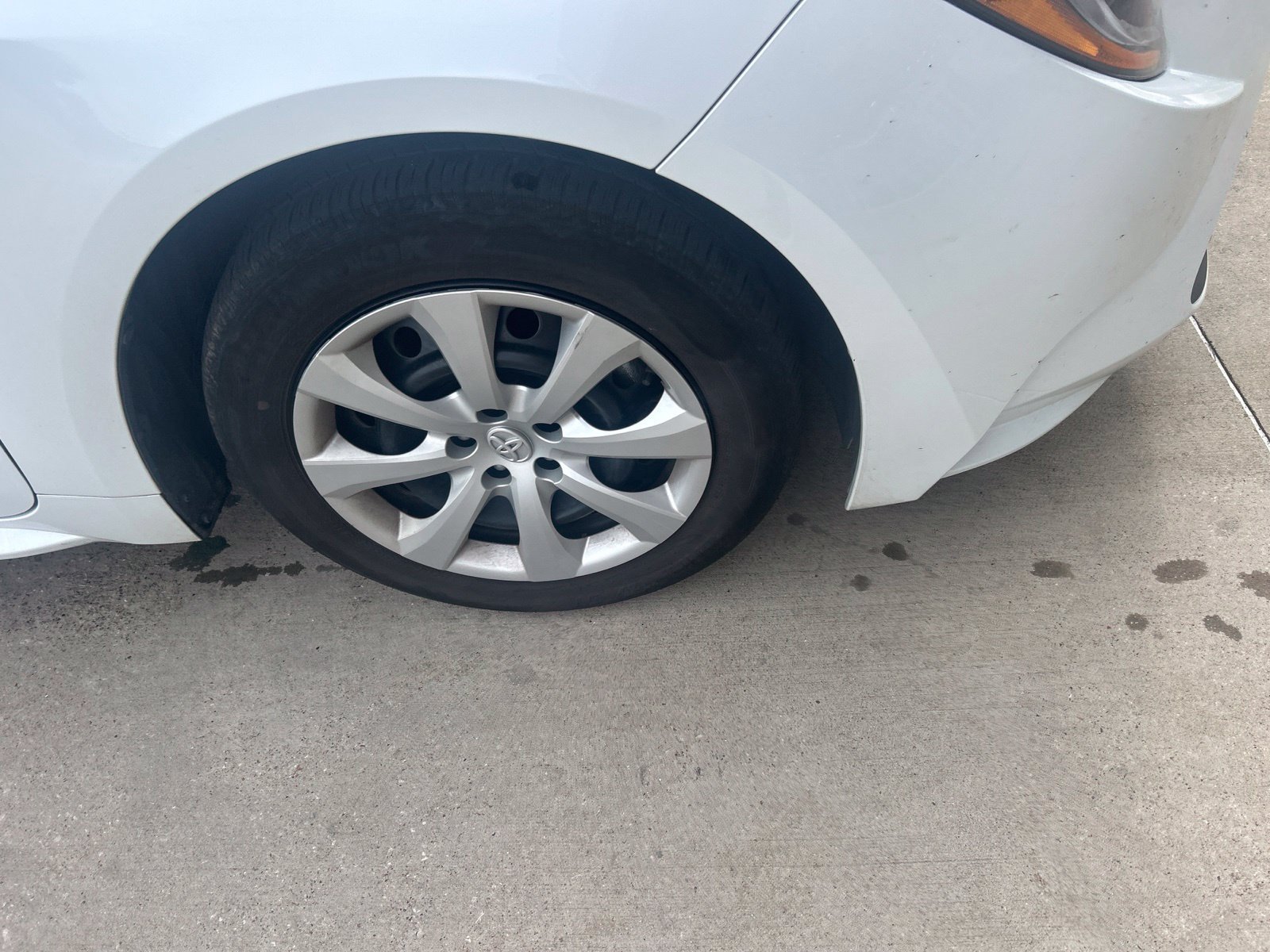 Used 2025 Toyota Corolla LE FWD image 5