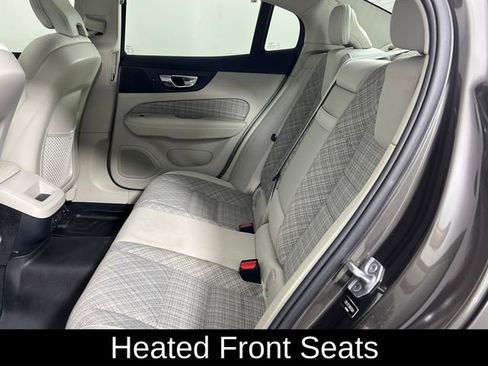 Used 2022 Volvo S60 B5 Momentum w/ Premium Package image 16