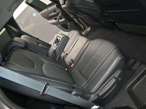 Used 2023 INFINITI QX60 Luxe w/ Performance Audio Package AWD/4WD image 18