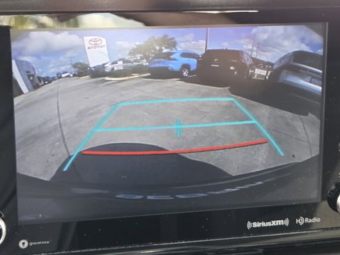 Used 2019 Toyota C-HR XLE image 16