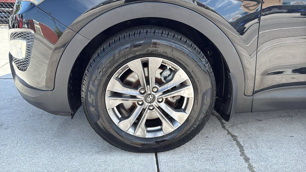 Used 2015 Hyundai Santa Fe Sport w/ Option Group 02 FWD image 18