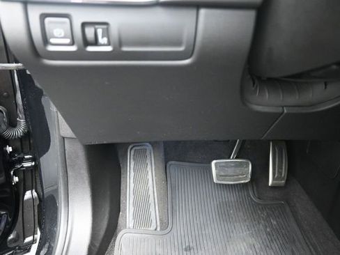 Used 2019 Cadillac XT4 Sport w/ LPO, Midnight Sport Package FWD image 16