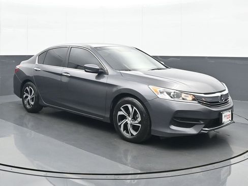 Used 2017 Honda Accord LX image 3