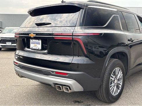 Used 2026 Chevrolet Traverse LT AWD/4WD image 11