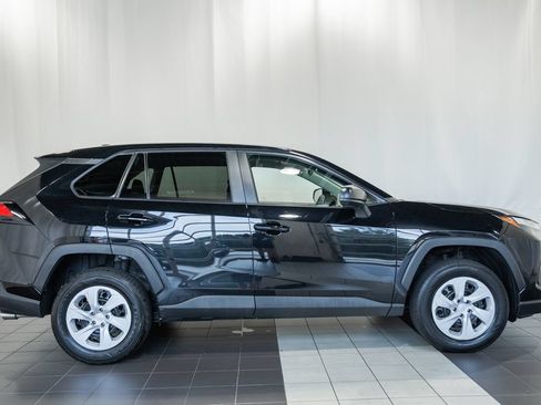 Used 2025 Toyota RAV4 LE AWD/4WD image 3