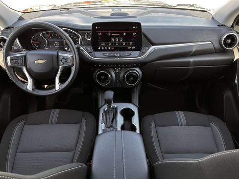Used 2025 Chevrolet Blazer LT FWD image 10