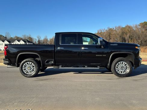 Used 2022 Chevrolet Silverado 2500 High Country image 4