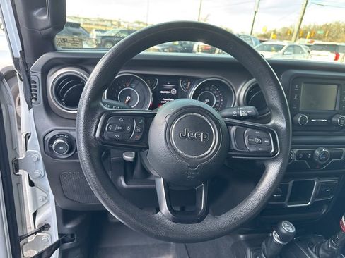 Used 2018 Jeep Wrangler Unlimited Sport image 12