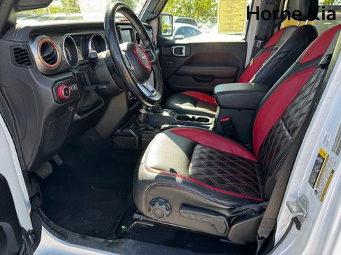 Used 2021 Jeep Wrangler Unlimited Sahara w/ Uconnect 4C Nav & Sound Group image 10