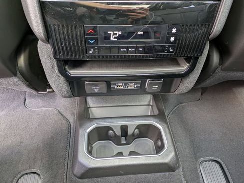 New 2026 Jeep Grand Wagoneer L Limited AWD/4WD image 26