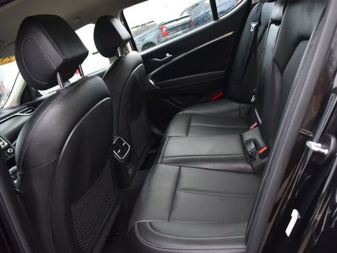 Used 2025 Genesis G70 2.5T image 17