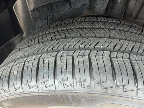 Used 2016 Ford Explorer Limited w/ Equipment Group 301A AWD/4WD image 11