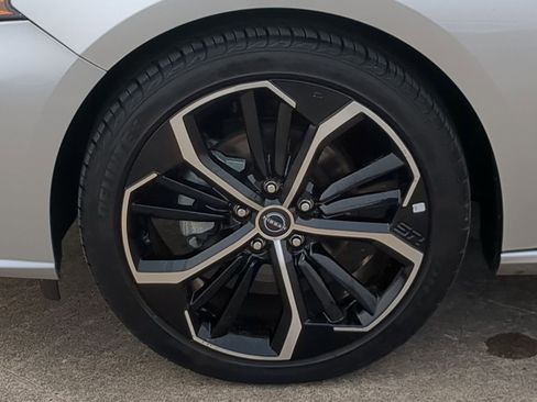 Used 2023 Nissan Altima 2.5 SR image 11