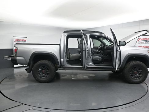 Used 2021 Toyota Tacoma TRD Off-Road AWD/4WD image 27