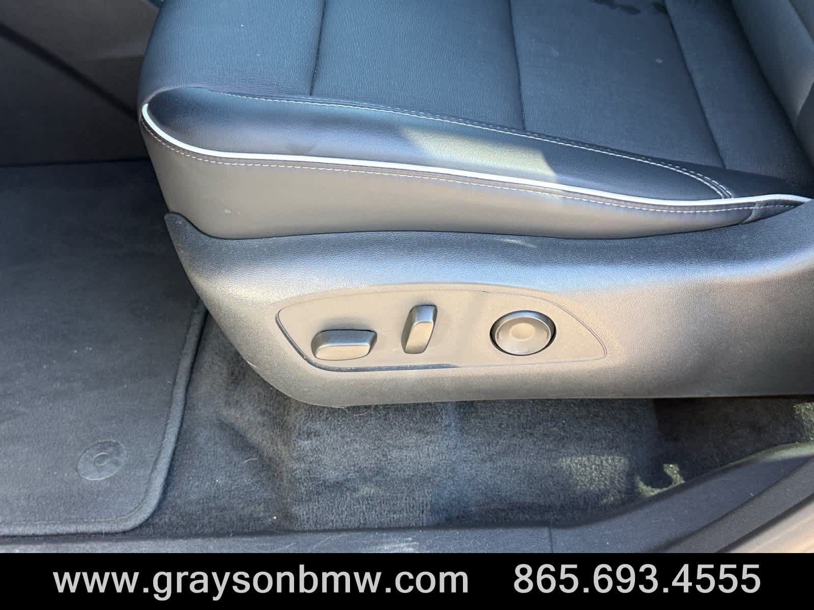 Used 2025 Buick Enclave Preferred AWD/4WD image 16