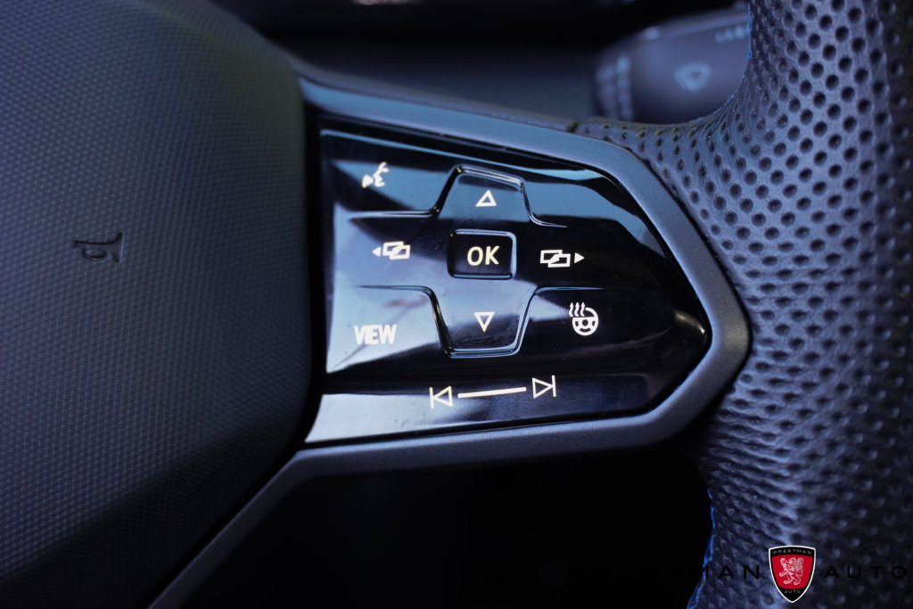 Used 2024 Volkswagen Golf R AWD/4WD image 31