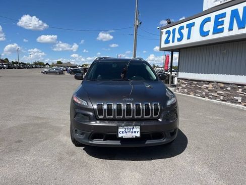 Used 2015 Jeep Cherokee Latitude w/ Comfort/Convenience Group AWD/4WD image 2