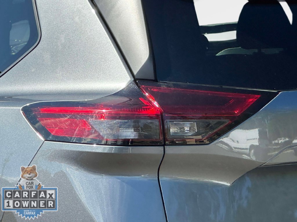 Used 2026 Nissan Rogue SV AWD/4WD image 12
