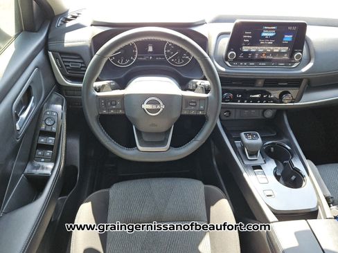 Used 2026 Nissan Rogue SV FWD image 5