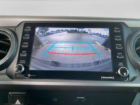 Used 2020 Toyota Tacoma SR5 RWD image 15