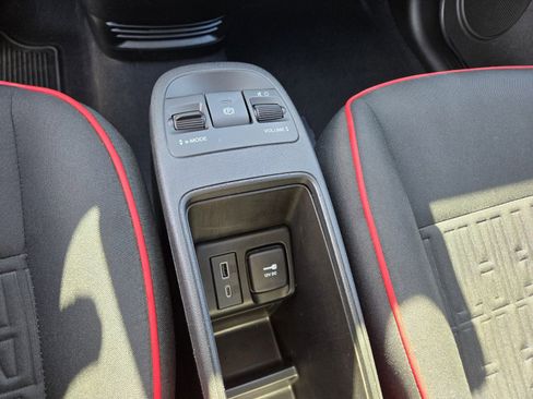 Used 2024 FIAT 500 e (RED) FWD image 21