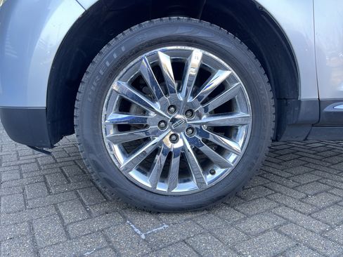 Used 2015 Lincoln MKX AWD w/ Equipment Group 102A image 11