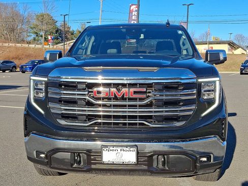 Used 2025 GMC Sierra 1500 SLT image 2