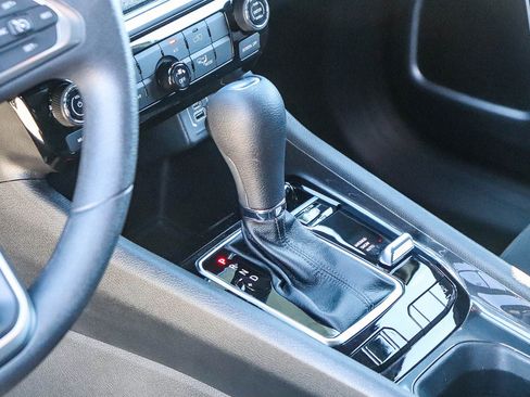 Used 2025 Jeep Compass Sport image 21