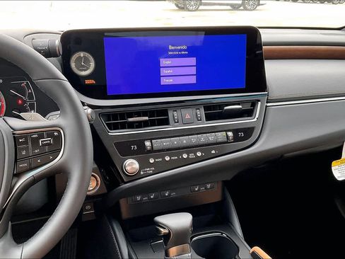 New 2025 Lexus ES 350 image 9