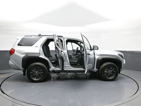 New 2026 Toyota 4Runner SR5 AWD/4WD image 43