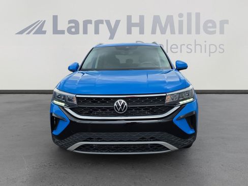 Used 2022 Volkswagen Taos SE w/ Panoramic Sunroof Package image 8