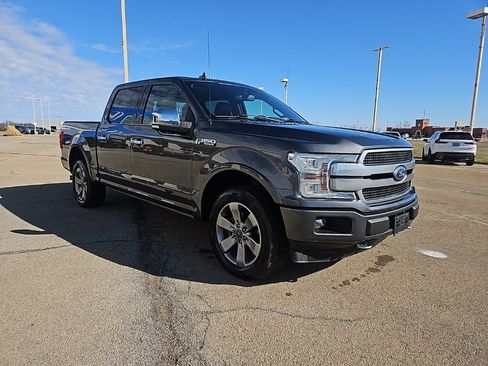 Used 2018 Ford F150 Platinum w/ Equipment Group 701A Luxury image 3