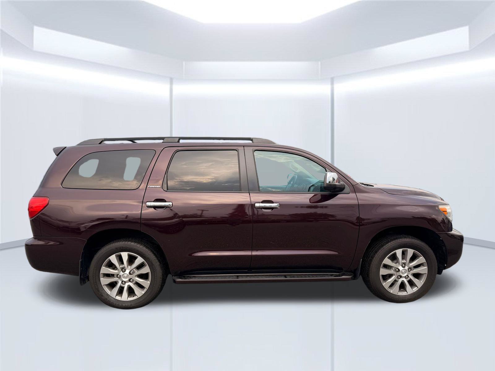 Used 2016 Toyota Sequoia Limited w/ Safety & Convenience Package AWD/4WD image 4